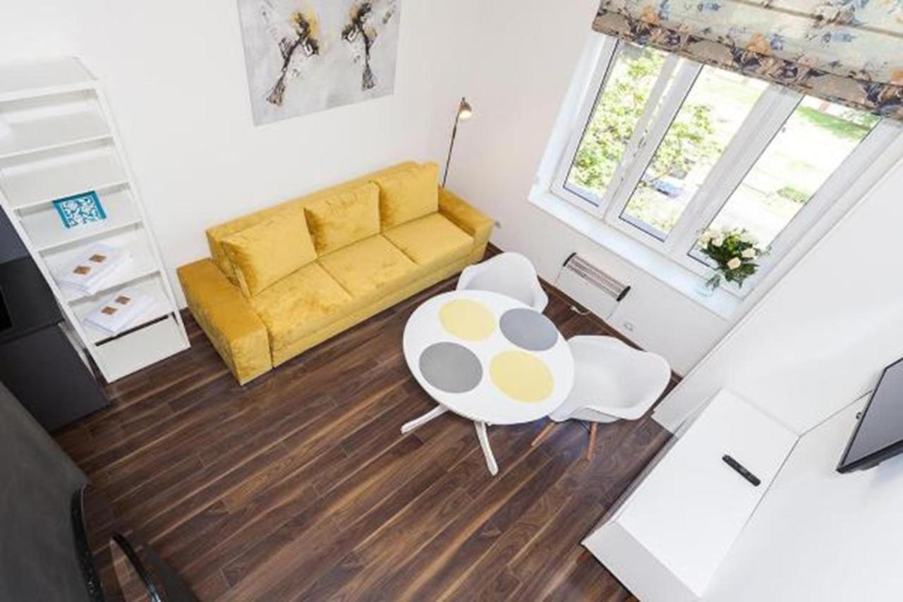 2 Nights Apartments - Great Location, Right Next To Main Rail And Bus Station, 10 Min To Main Square By Foot 3* Krakau