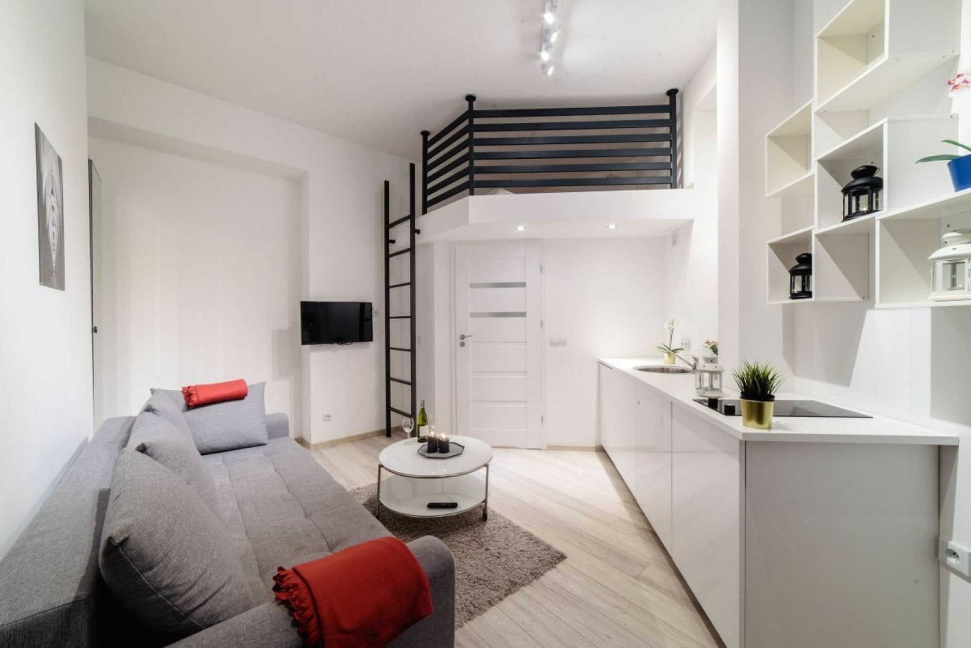 2 Nights Apartments - Great Location, Right Next To Main Rail And Bus Station, 10 Min To Main Square By Foot Aparthotel Krakau